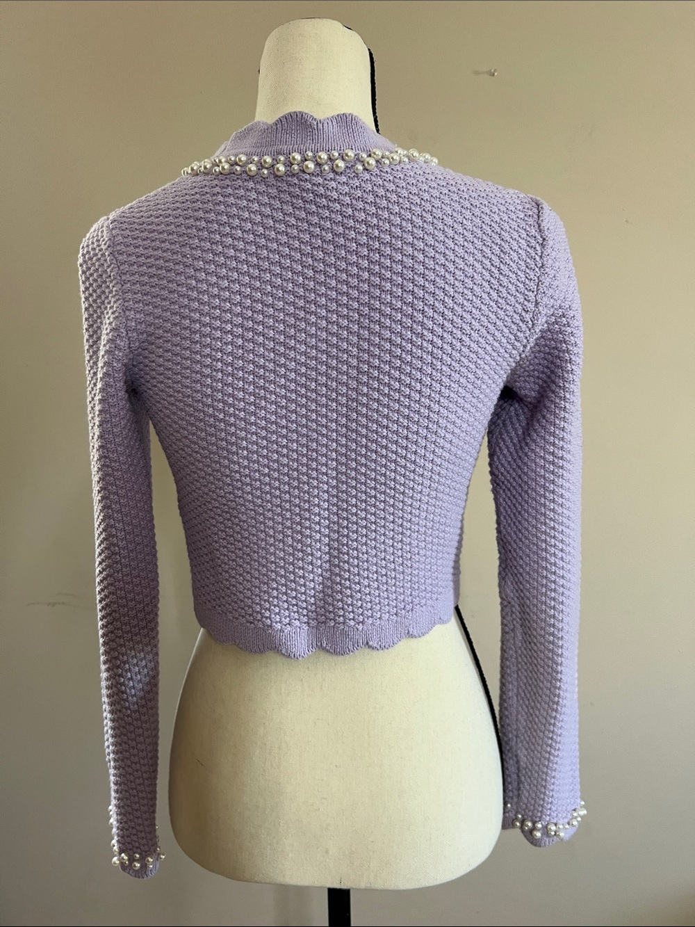 ☔️🪻🪁⚛️House of Harlow 1960 Lavender Pearl-Trim Cropped Knit Cardigan - Picture 5 of 9